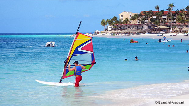 Windsurfen op Aruba bij Druif Beach